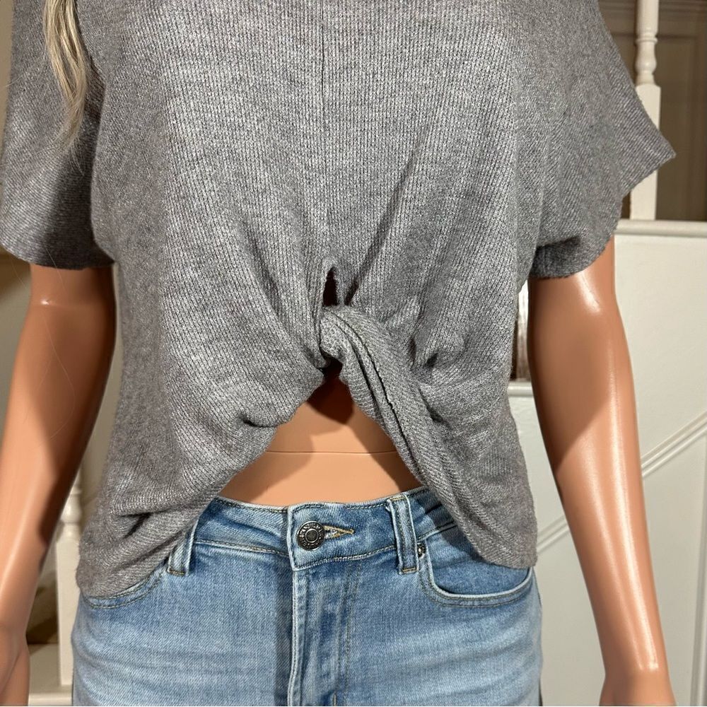 Gray knit twist front top - Picture 3 of 11